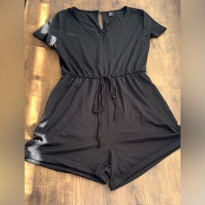 NWOT SHEIN Women’s Black Short Sleeve Romper